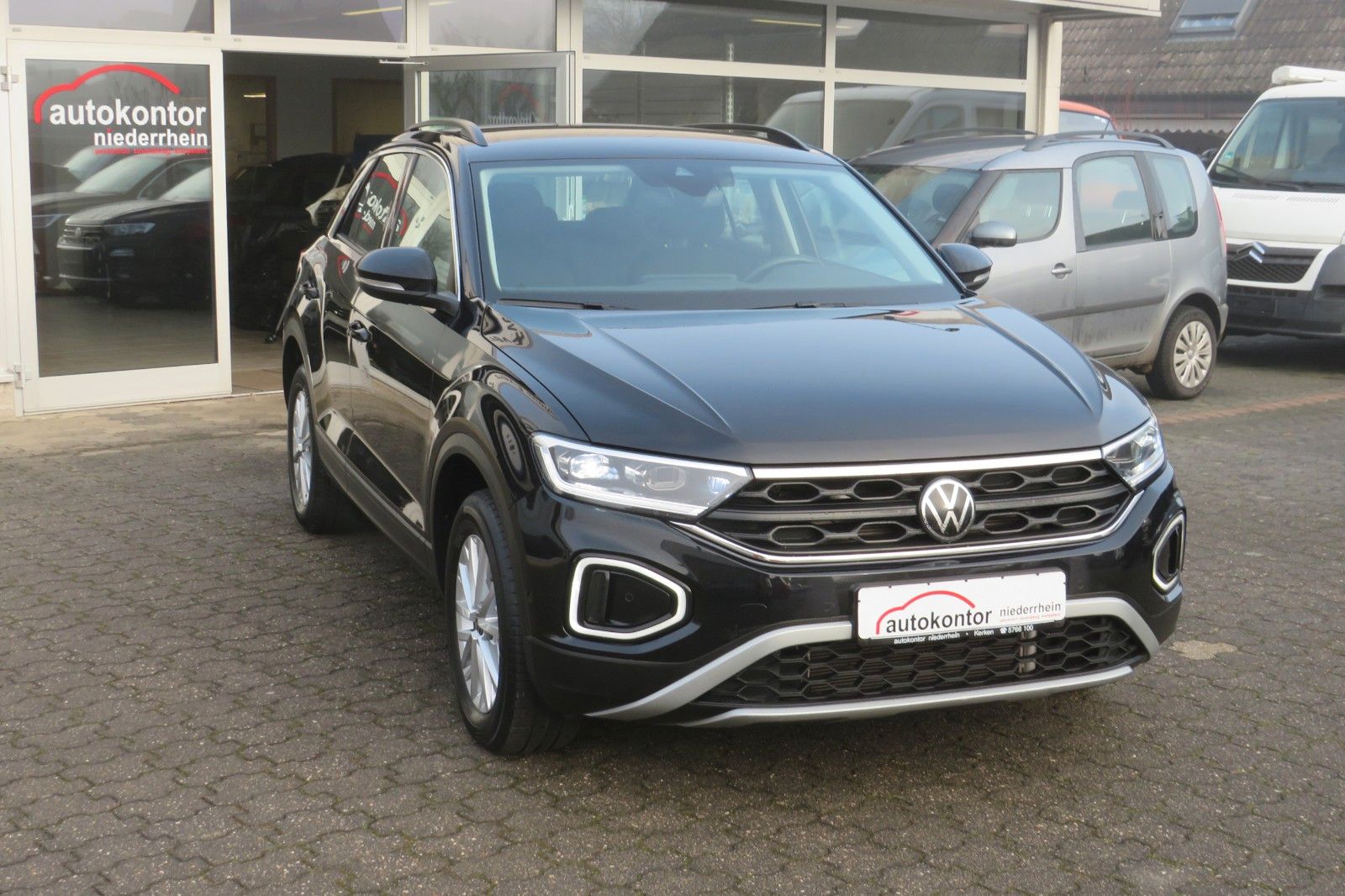 Fahrzeugabbildung Volkswagen T-Roc Life LED AHK KAMERA ACC NAVI 1.HD