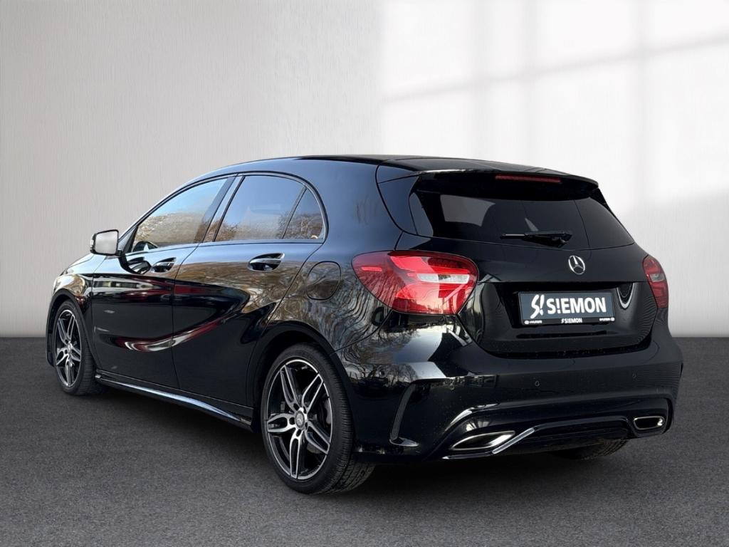 Mercedes-Benz A 220 AMG Line 4Matic ACC LED PDC SHZ Leder Navi