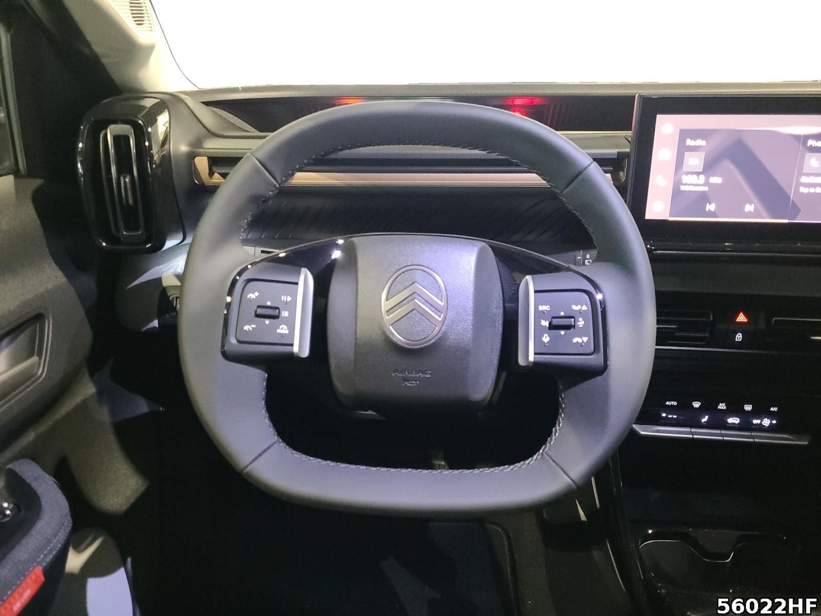Fahrzeugabbildung Citroën C3 Aircross Plus Turbo 100 PS MT