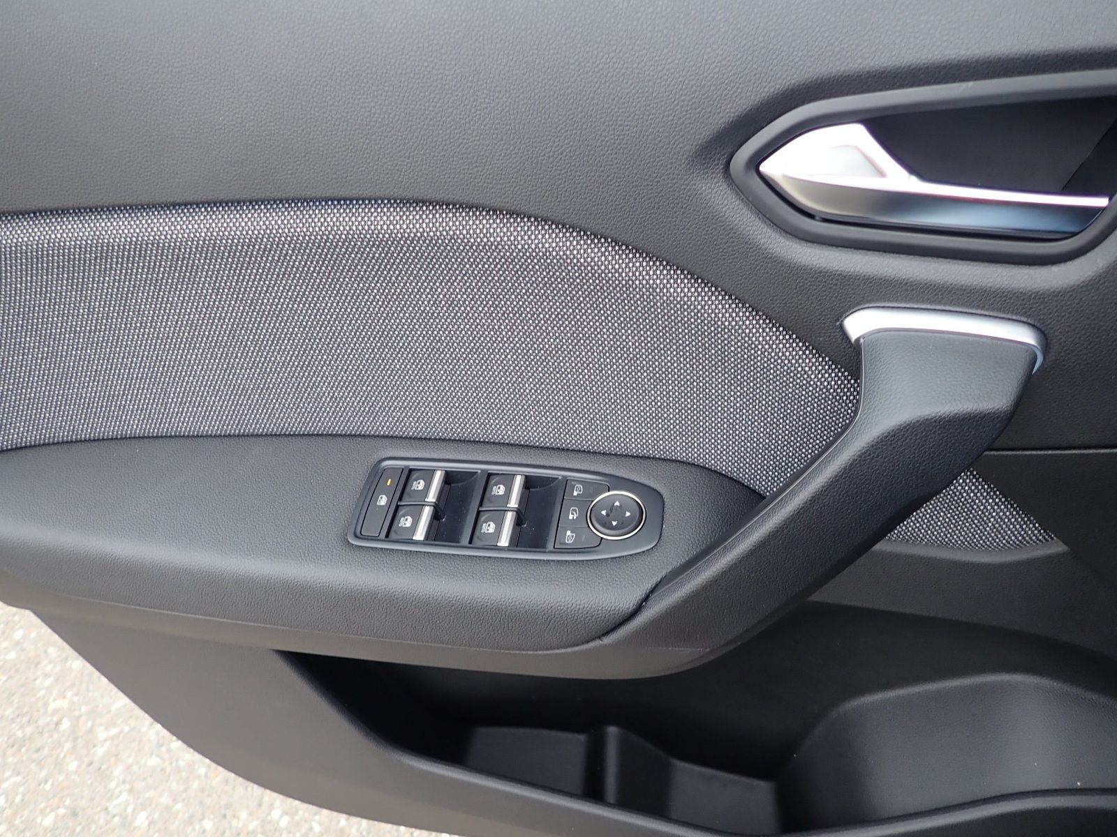 Fahrzeugabbildung Renault Captur Techno Mild Hybrid 140 EDC