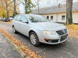 Volkswagen Passat 2.0 TDI *Automatik* *AHK... - Volkswagen Passat aus 2009: TDI