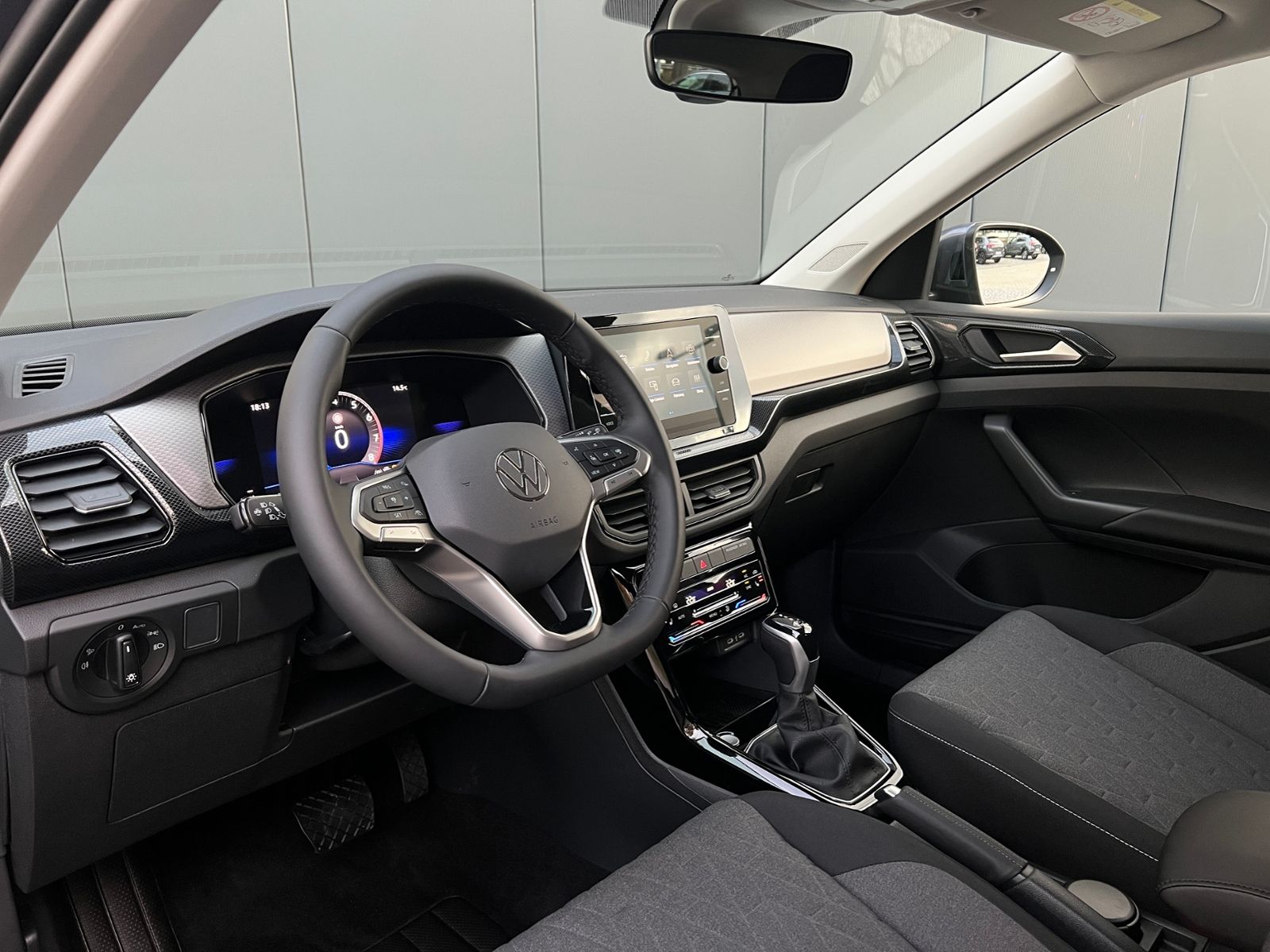 Fahrzeugabbildung Volkswagen T-Cross Life 1.0 TSI DSG *IQ.Light, Climatronic,