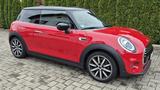 MINI Cooper 3-türig; Farbkombination: rot-schwarz - MINI Cooper: Von Privat