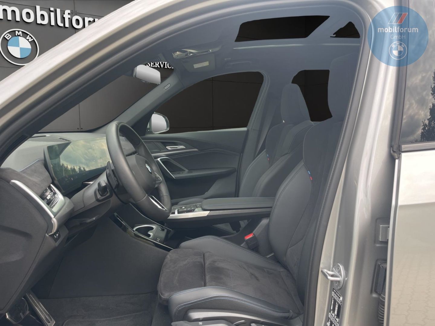 BMW X1 sDrive18i M-SportAHK Panorama Rückfahrkam foto 17