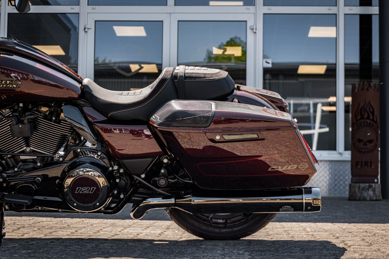 Fahrzeugabbildung Harley-Davidson CVO Street Glide FLHXSE 121 Cui - Jekill & Hyde