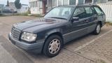 Mercedes-Benz E 220 - Mercedes-Benz E 220 mit Benzin-Antrieb: Kombi
