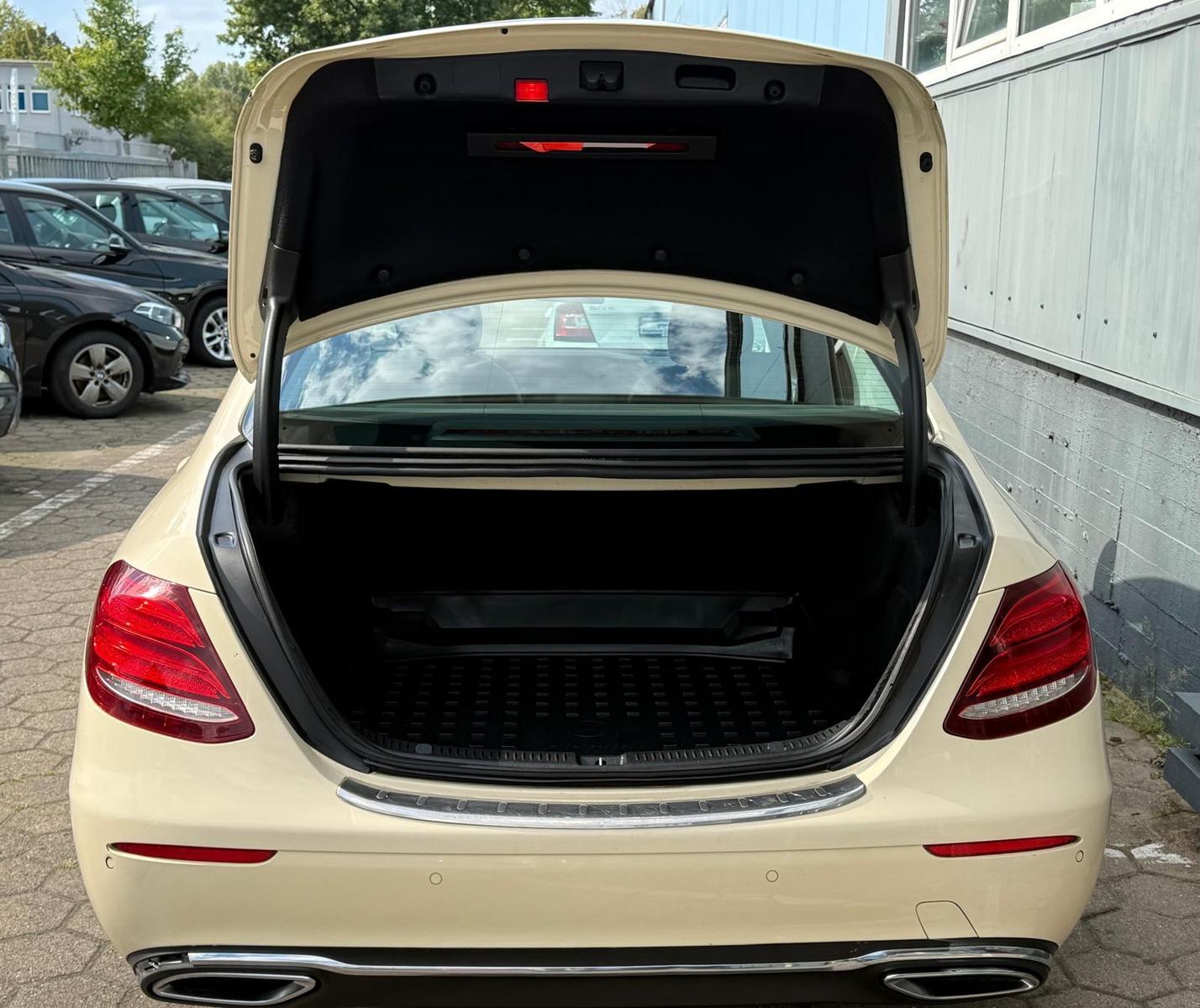 Mercedes-Benz E 220 d Autom.