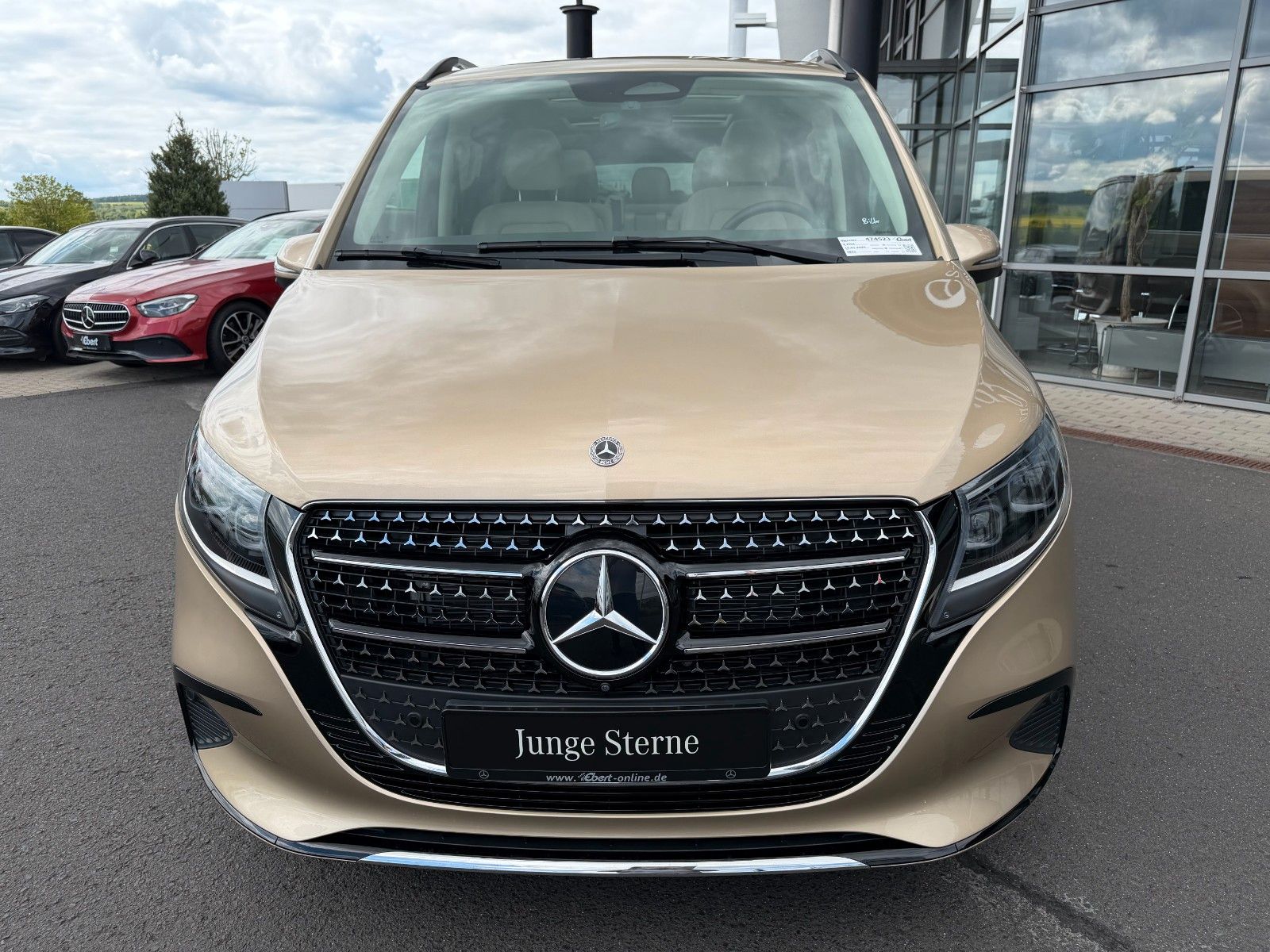 Fahrzeugabbildung Mercedes-Benz V 250 d AVA DISTRONIC AHK 2,5to Stdheiz Panorama