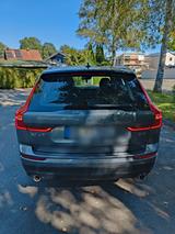 Volvo XC60 B4 AWD Momentum Geartronic Momentum - Volvo Gebrauchtwagen in Villingen-Schwenningen