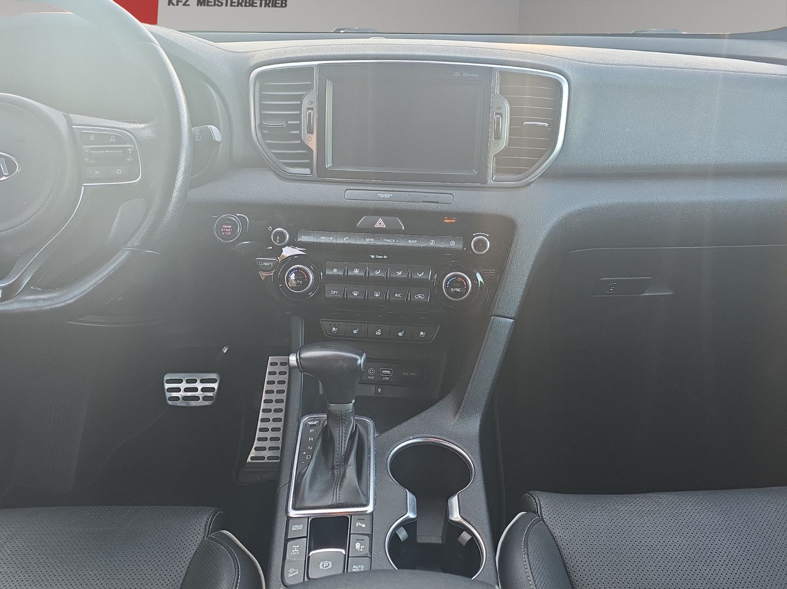Fahrzeugabbildung Kia Sportage GT-Line 4WD AUTOMATIK LEDER KAMERA AHK