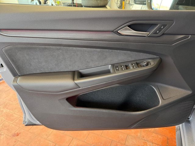 Golf GTI 2.0 TSI VIII Clubsport Panorama Akrapov