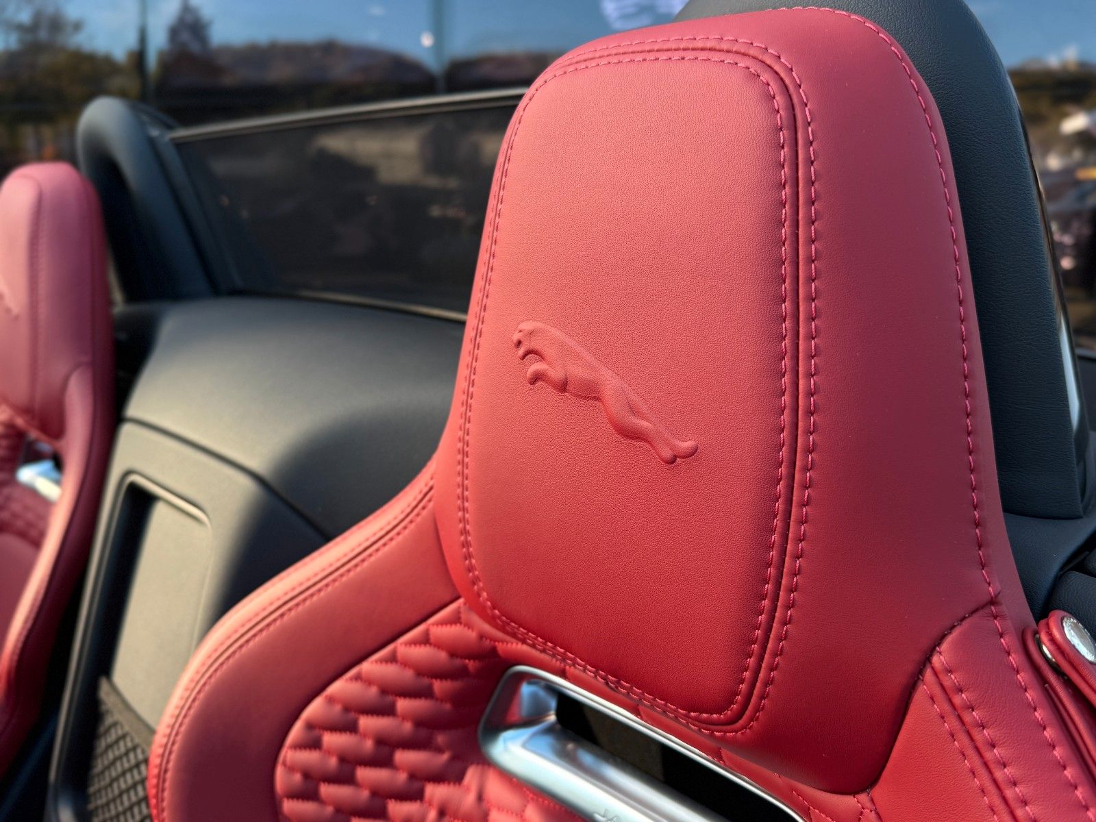 JAGUAR F-Type F-Type P450 AWD R-Dynamic Black Pixel-Led – Ansicht 24