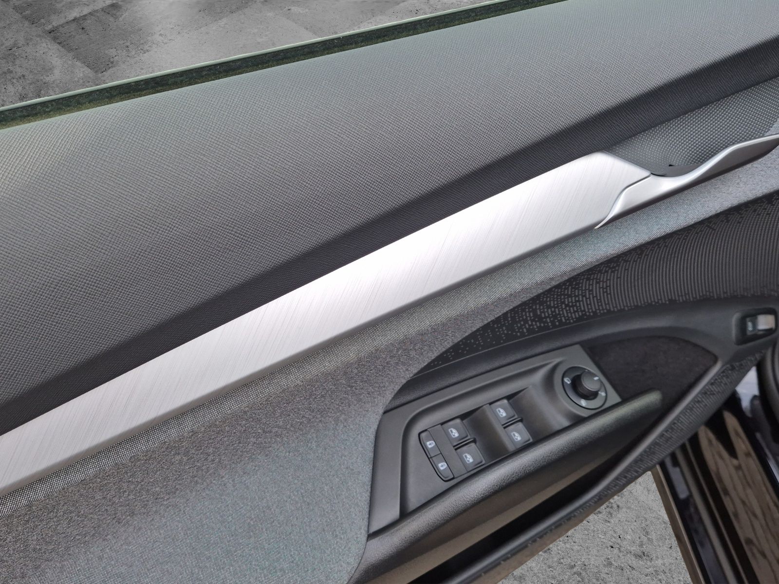 Fahrzeugabbildung SKODA Enyaq Coupé 85 Loft Matrix AHK WäPu Navi Pano AC
