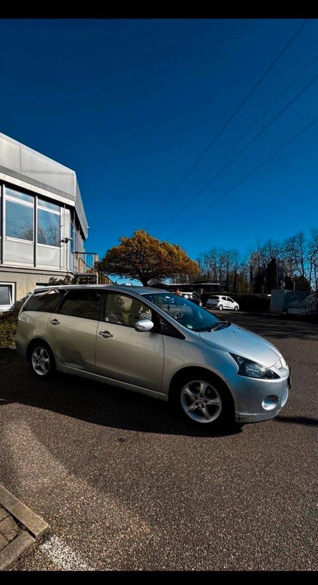 Mitsubishi Grandis 2006 — rear view