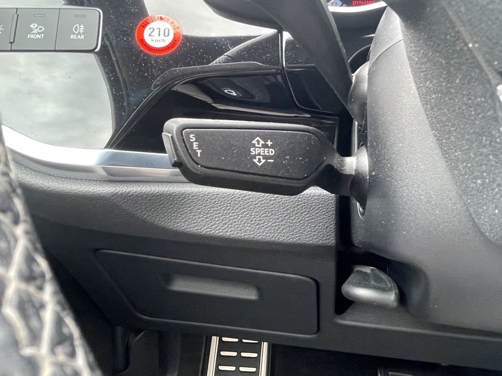 Audi Q3 SB 45 TFSI e S line Matrix AHK Kamera Navi foto 24