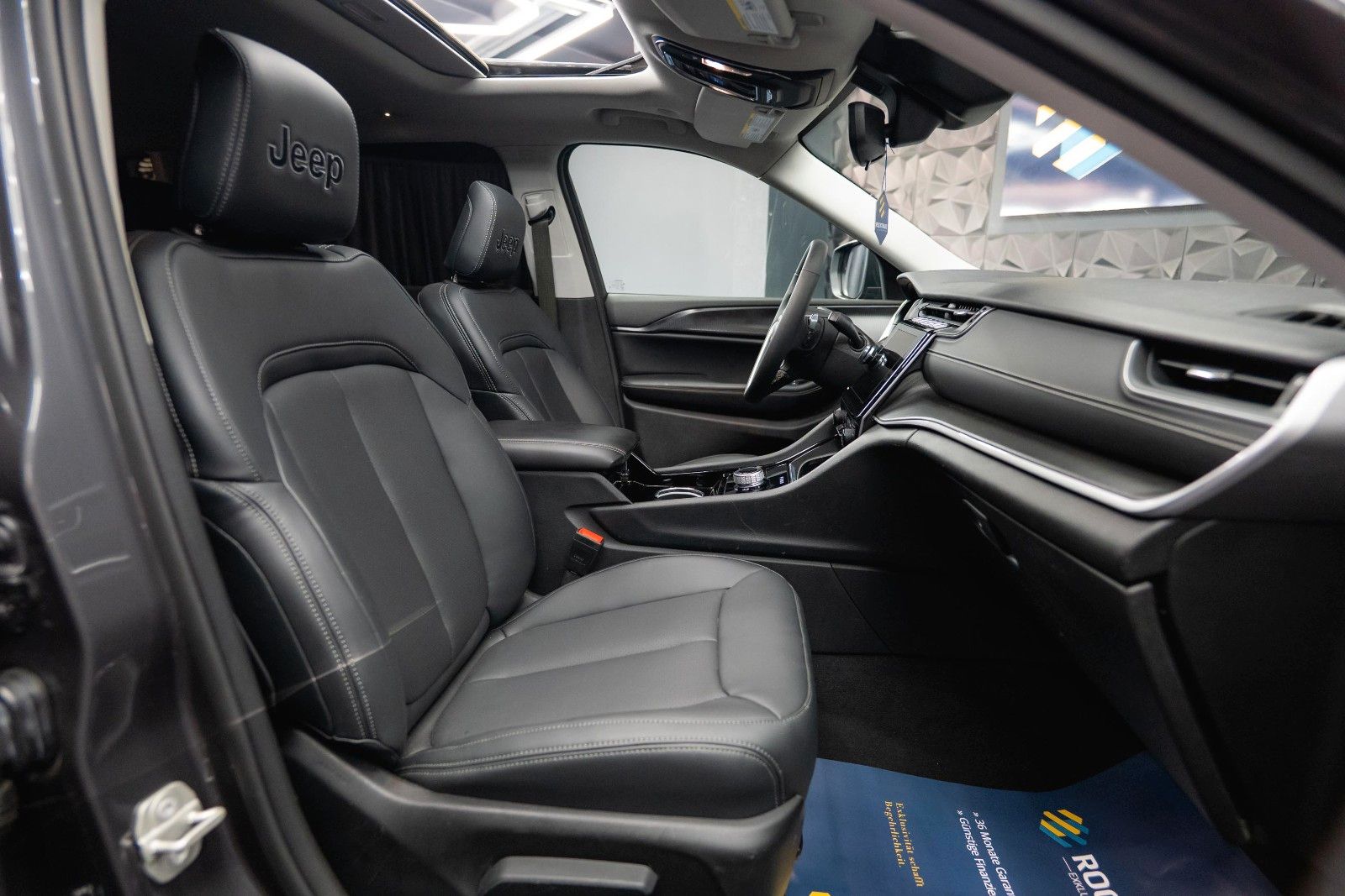 Fahrzeugabbildung Jeep Grand Cherokee 3.6 4x4 LAREDO L ACC Kamera 19%