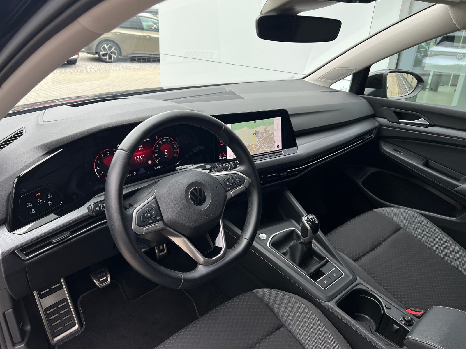 Fahrzeugabbildung Volkswagen Golf VIII Active 1.5 TSI OPF *Garantie, IQ-Drive