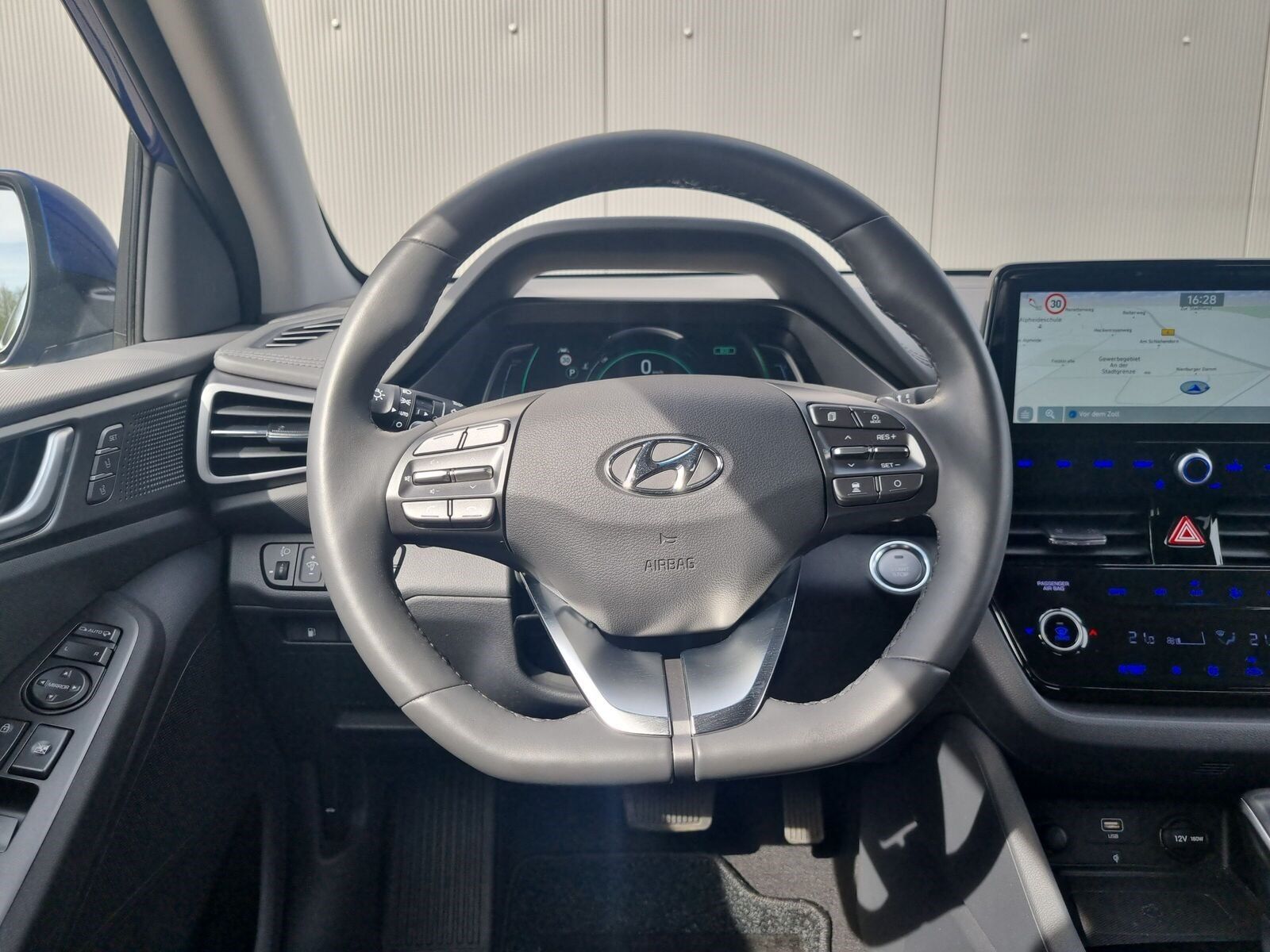 Fahrzeugabbildung Hyundai IONIQ Hybrid 1.6 PRIME SHD 1. HAND Schiebedach W