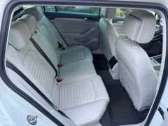 VW Passat Variant 2.0 TDI DSG Elegance