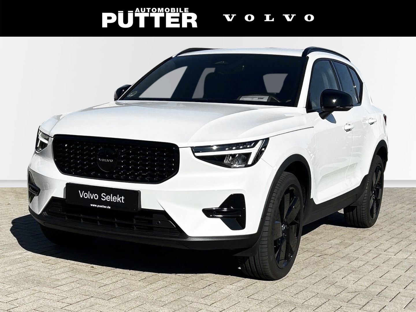 Volvo XC40 B3 Benzin Plus Black Edition 20'' ACC Stand