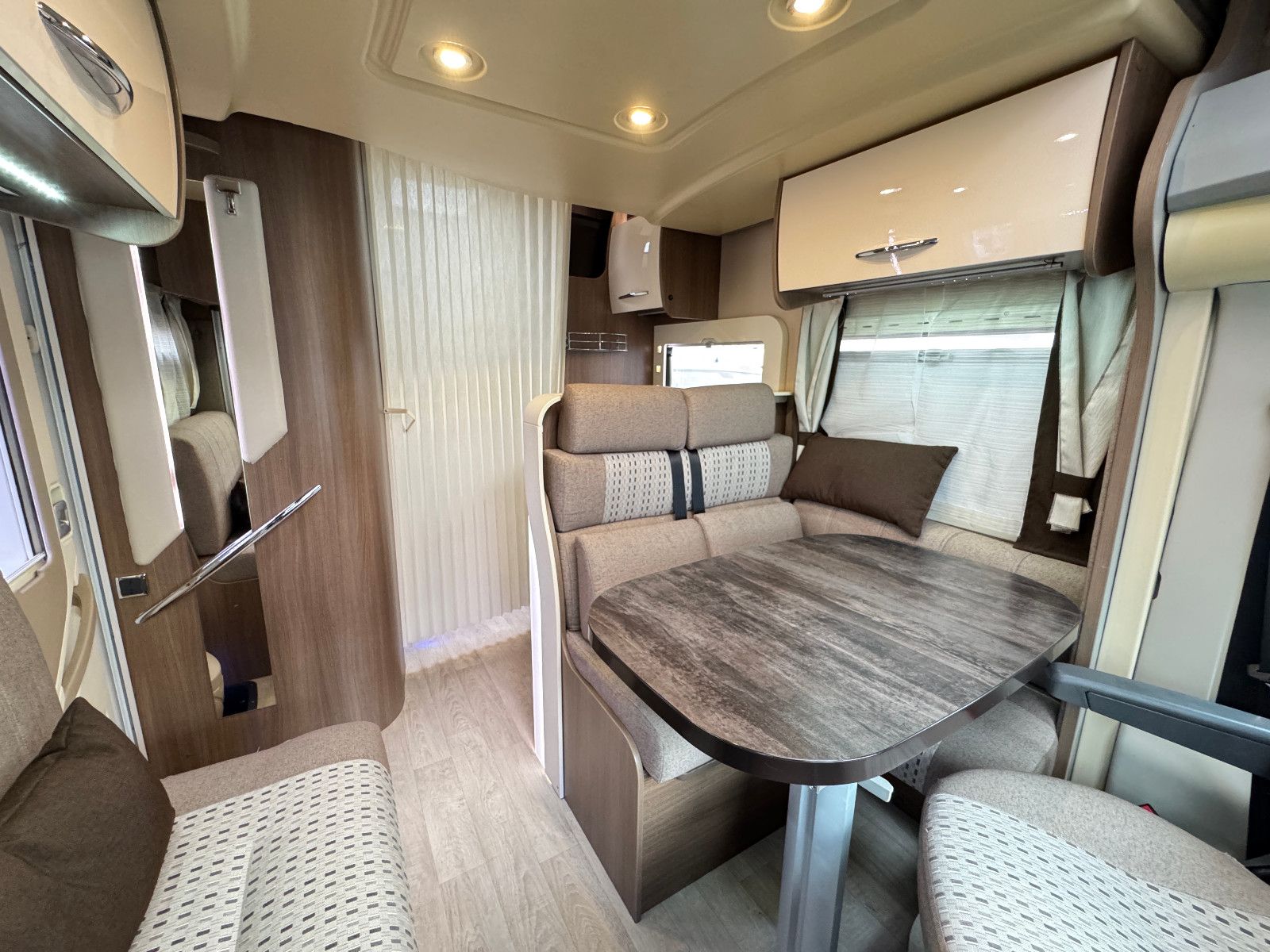 Fahrzeugabbildung Chausson WELCOME 618 FIAT SAT TV HUBBETT BACKOFEN 1.HAND