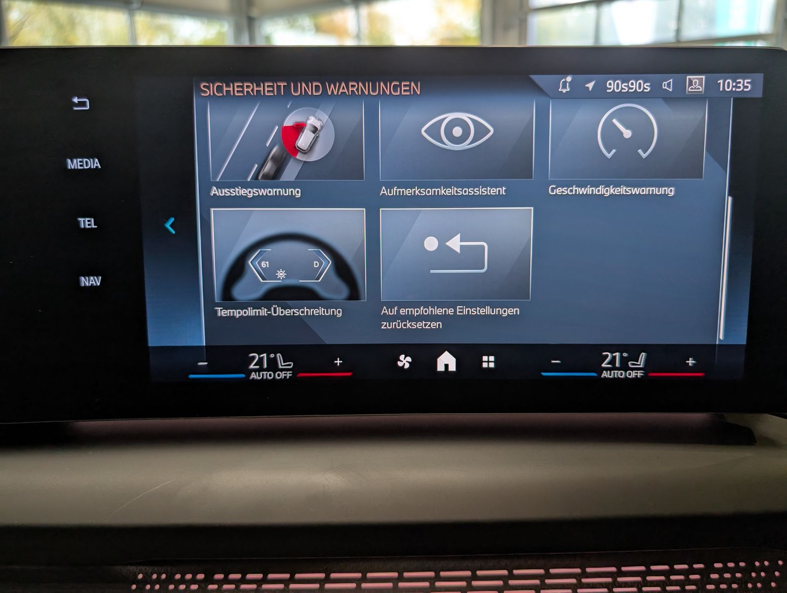 Fahrzeugabbildung BMW 118 d M-Sport Premium Shadow Cam Pano Alcan 18"