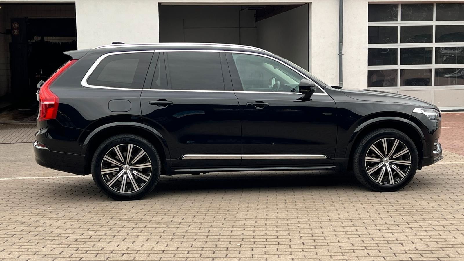 Fahrzeugabbildung Volvo XC90 B5D AWD Plus Bright*LED*STHZ*360*AHK*ALARM