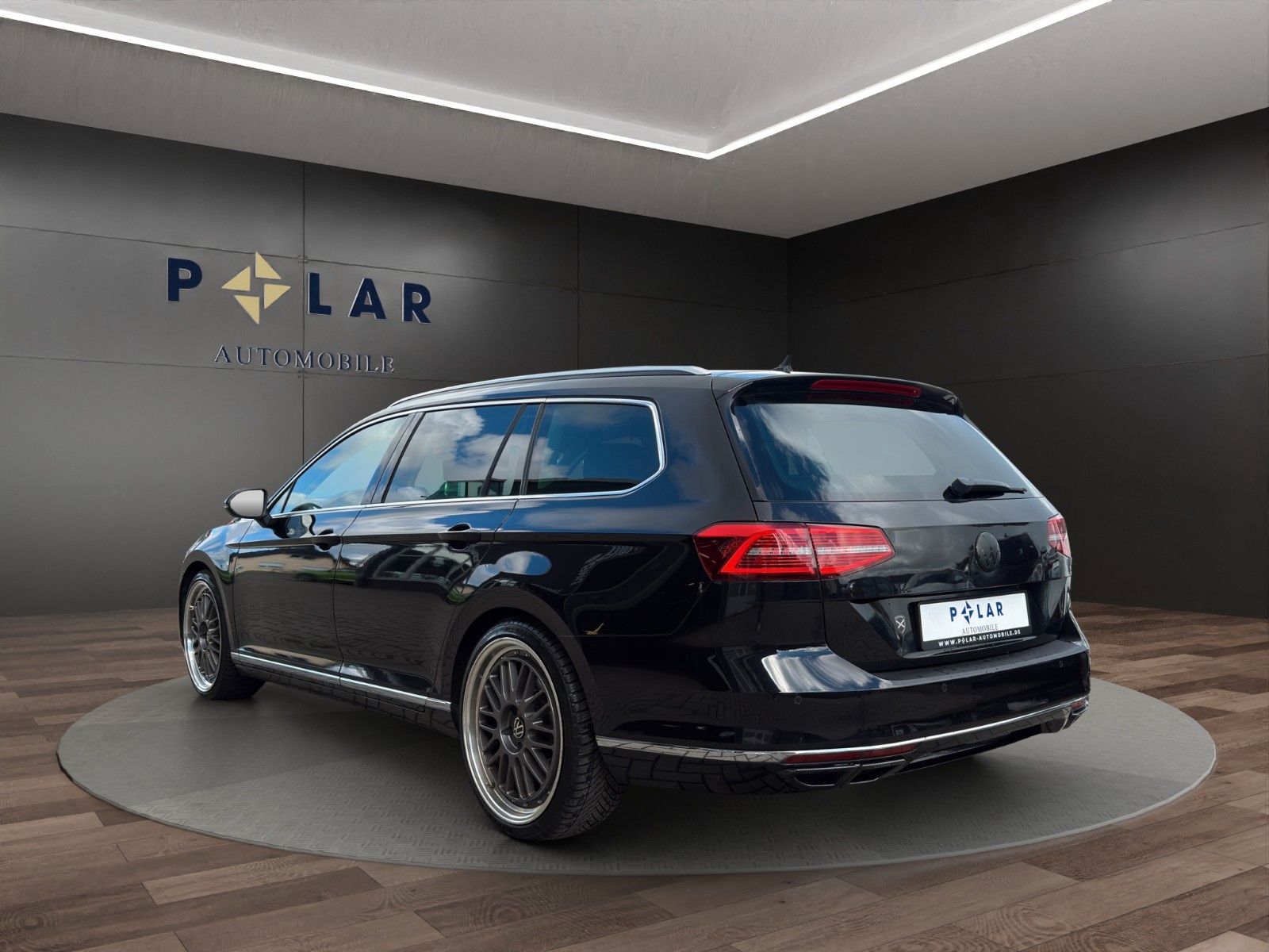 Fahrzeugabbildung Volkswagen Passat Variant 4Motion *ACC*Alcantara*AHK*LED