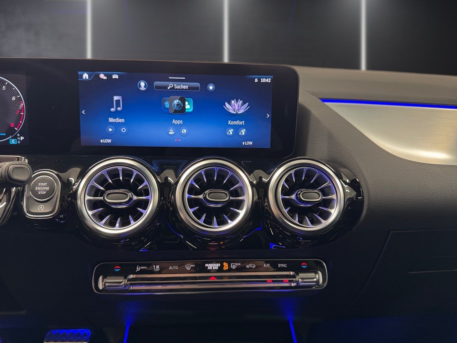 Fahrzeugabbildung Mercedes-Benz GLA 200 AMG*Panorama*Multibeam*Kamera*EasyPack*