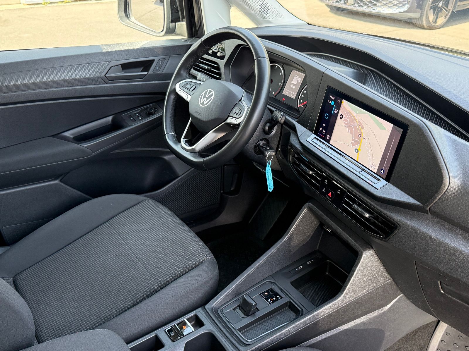 Fahrzeugabbildung Volkswagen Caddy 2.0 TDI DSG AHK DAB GRA Navi Kamera SHZ
