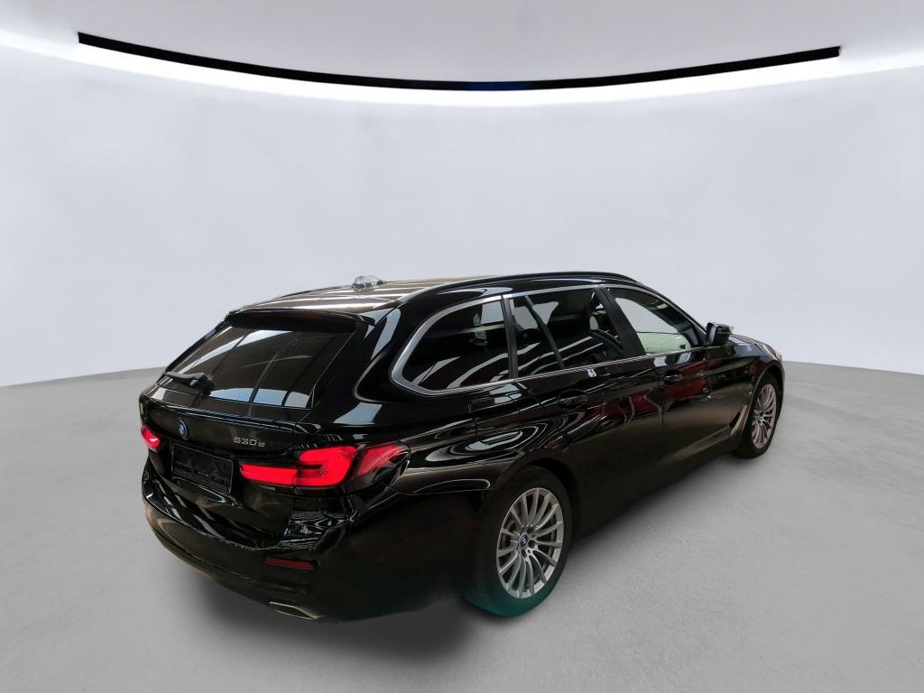 BMW 530e Touring A -