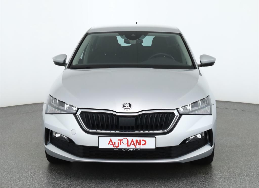 Skoda Scala 2023 г. Серебристый, пробег 55803 км