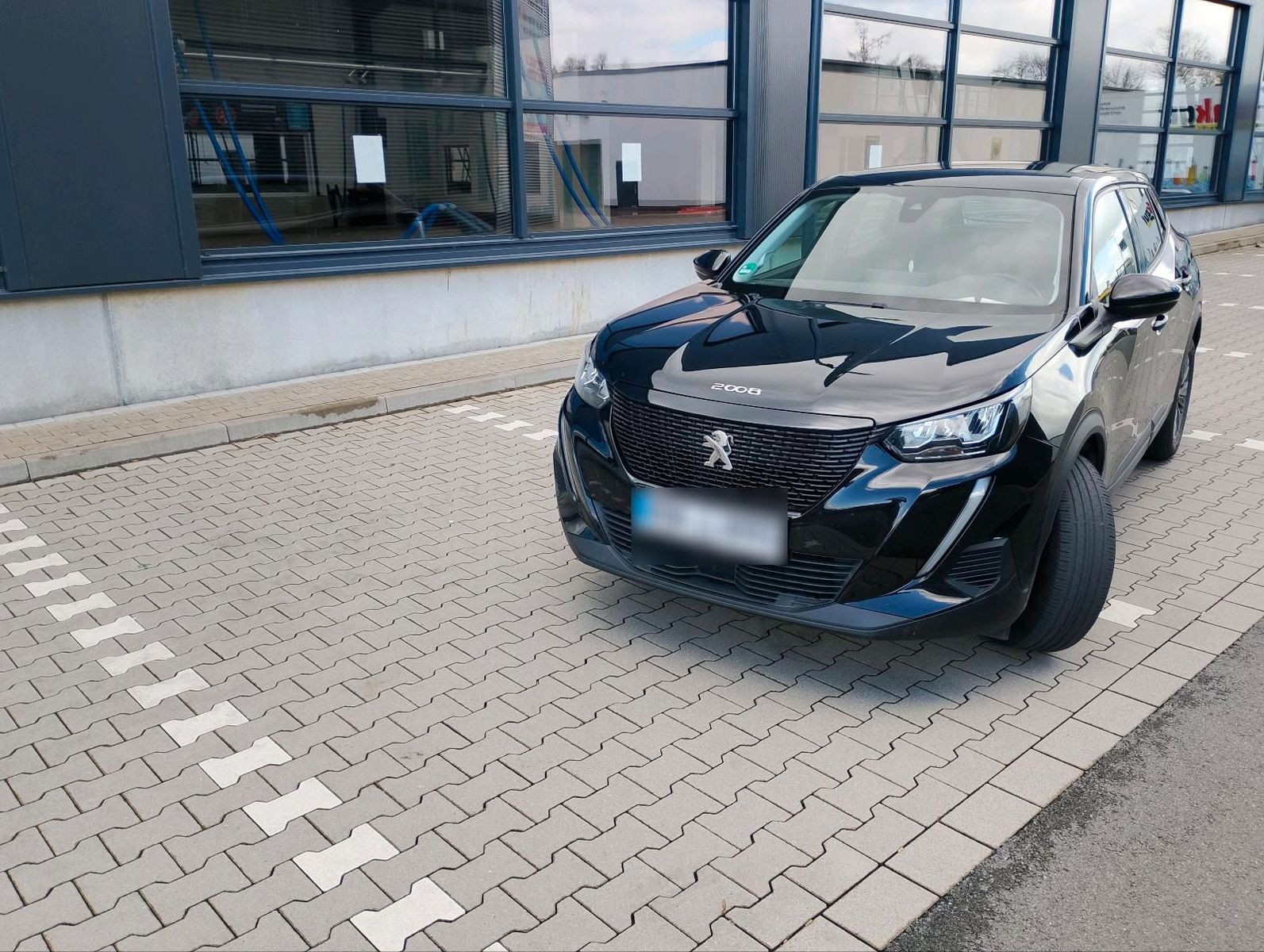 PEUGEOT 2008