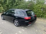 Mercedes-Benz E 220 d 4MATIC T Autom. - - Mercedes-Benz E 220 Gebrauchtwagen in München