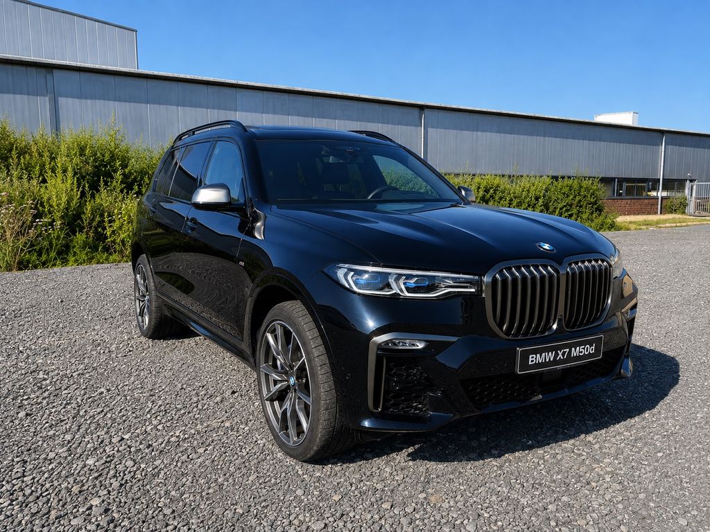 Image of BMW X7 M50