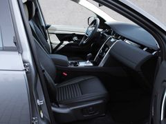 Fahrzeugabbildung Land Rover Discovery Sport P300e SE Hybrid