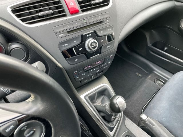 Fahrzeugabbildung Honda Civic 1.8 Tourer Sport Rückfahrkamera, Klimaauto