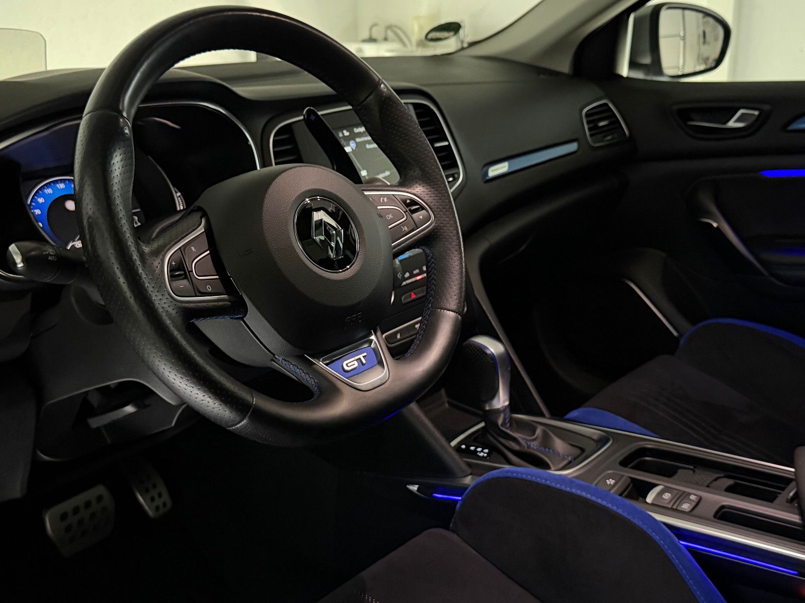Fahrzeugabbildung Renault Megane IV Grandtour GT 4CONTROL/HuD/AHK/eGSD
