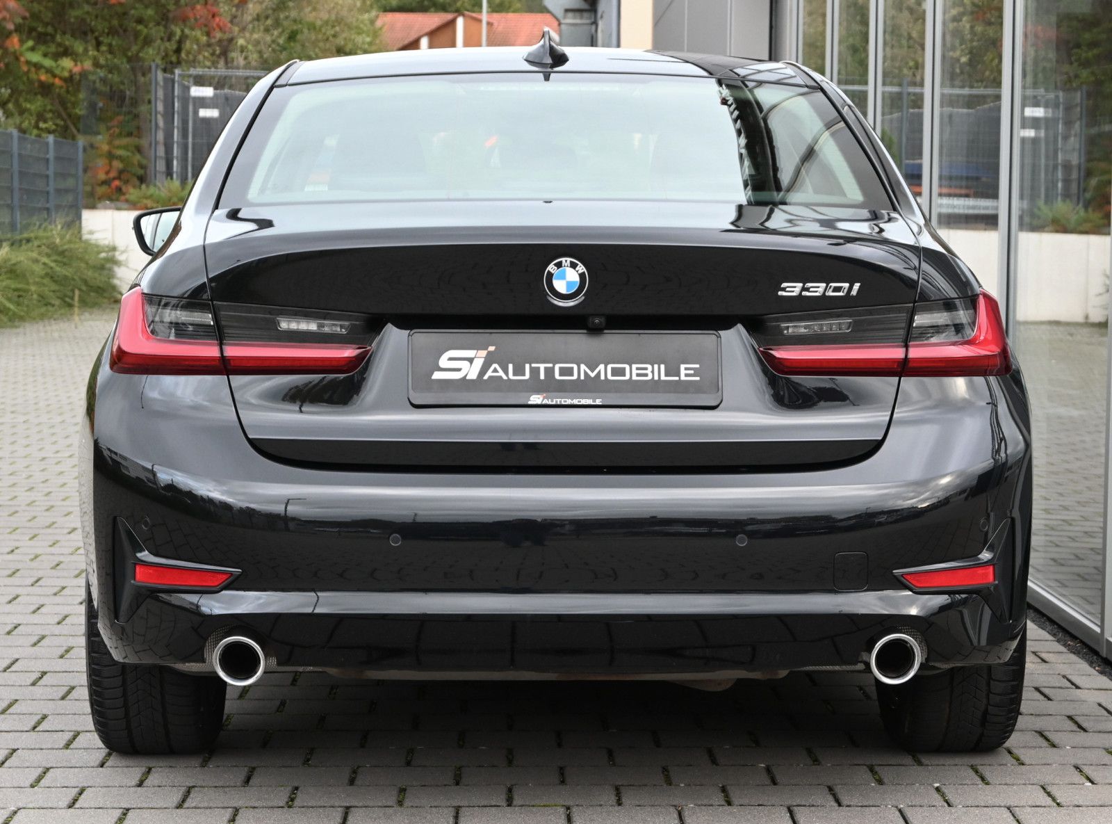 Fahrzeugabbildung BMW 330i Aut. °DR.+PARK.ASSIST°LIVE C.PROF°SPORTSITZ