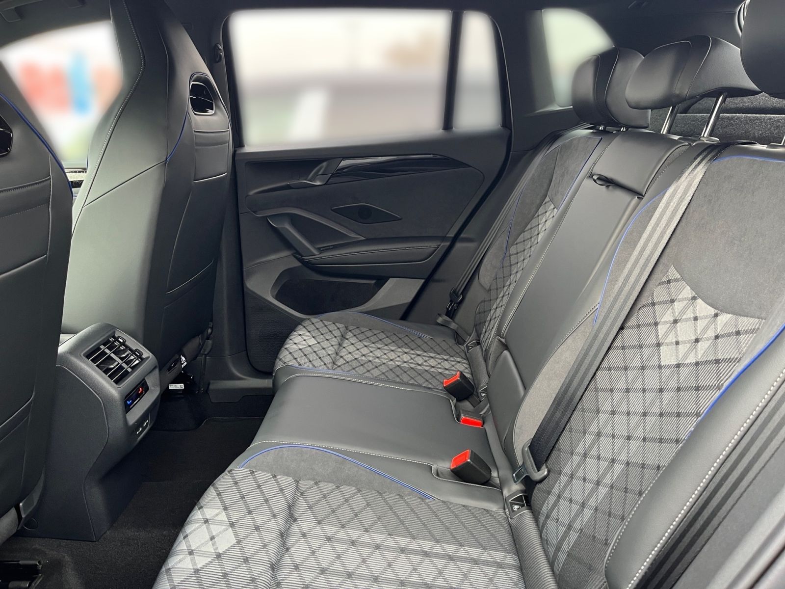 Volkswagen Tiguan - Bild 12