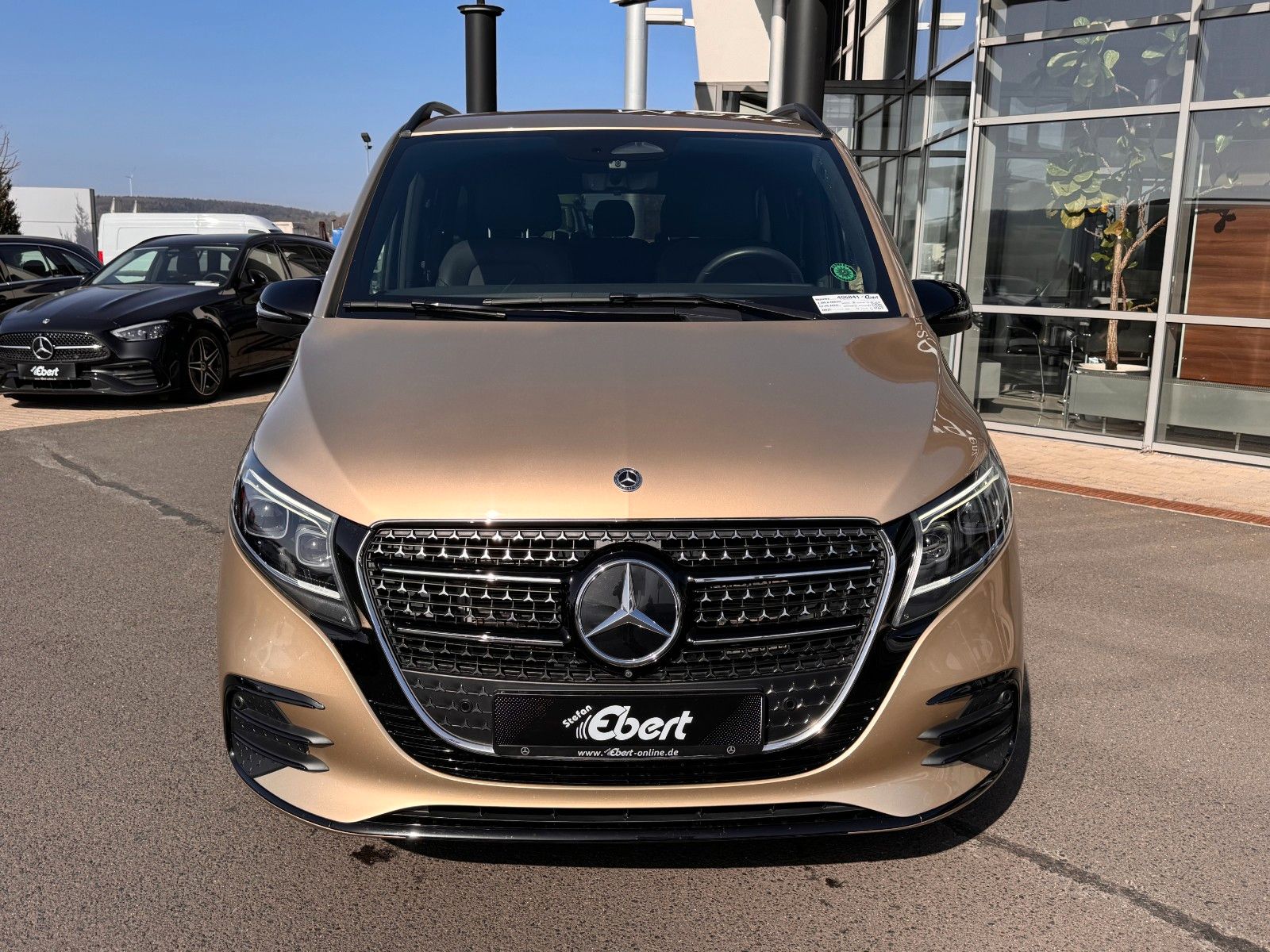 Fahrzeugabbildung Mercedes-Benz V 300 d 4MATIC AVA AMG AIRMATIC AHK DISTRONIC