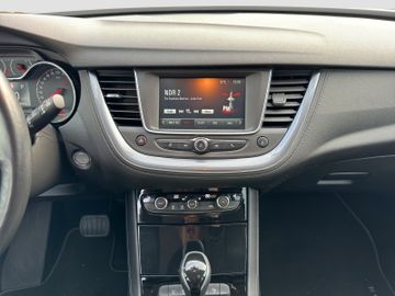 Fotografie des Opel Grandland (X) Grandland X Dynamic Automatik Kamera LED Keyless