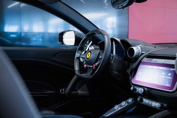 2018 Ferrari GTC4LUSSO — миниатюра 15