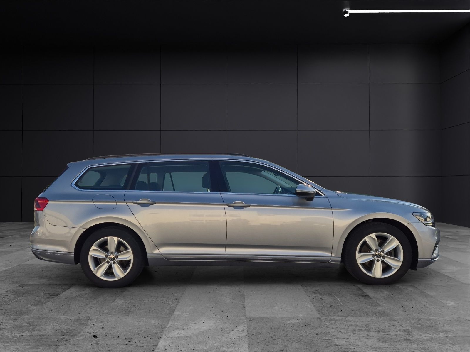 Fahrzeugabbildung Volkswagen Passat Variant TDI Business DSG 4M LED AHK Navi