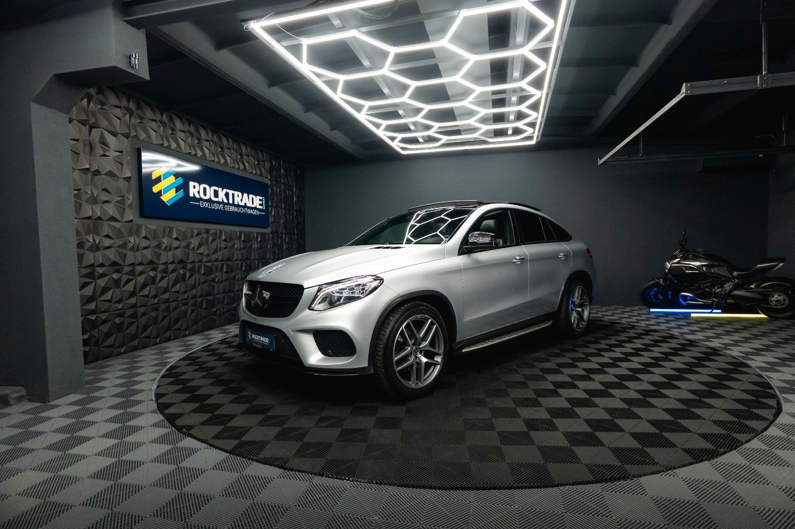 Fahrzeugabbildung Mercedes-Benz GLE 350d Coupe 4Matic AMG Night *Pano*ACC*LED*