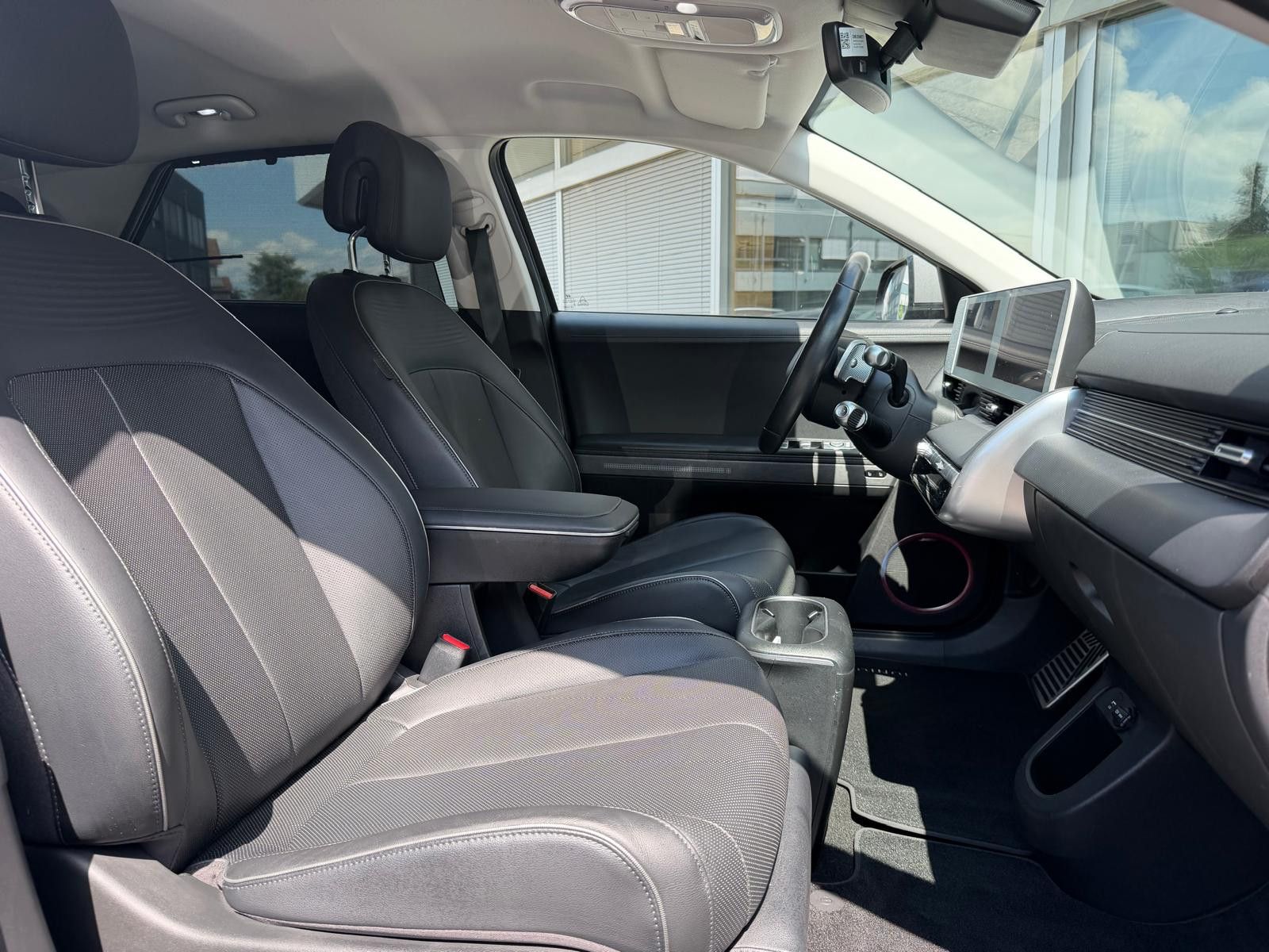 Fahrzeugabbildung Hyundai Ioniq 5 Uniq 4WD RELAX+HEAD+LED+SOLAR+360+ACC+WP