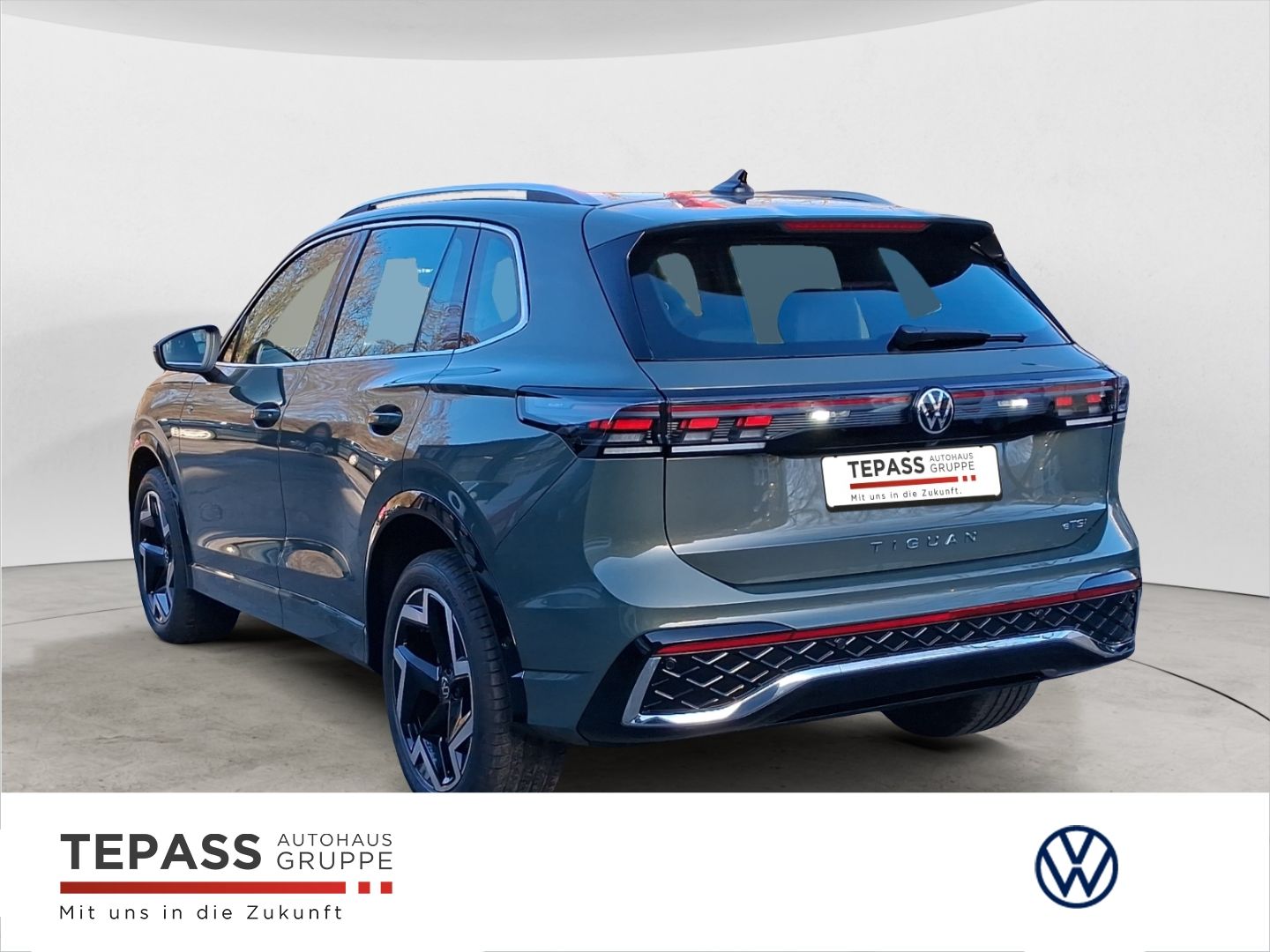 Volkswagen Tiguan 1.5 eTSI DSG R-Line 19 PANO AHK HUD imagem 3