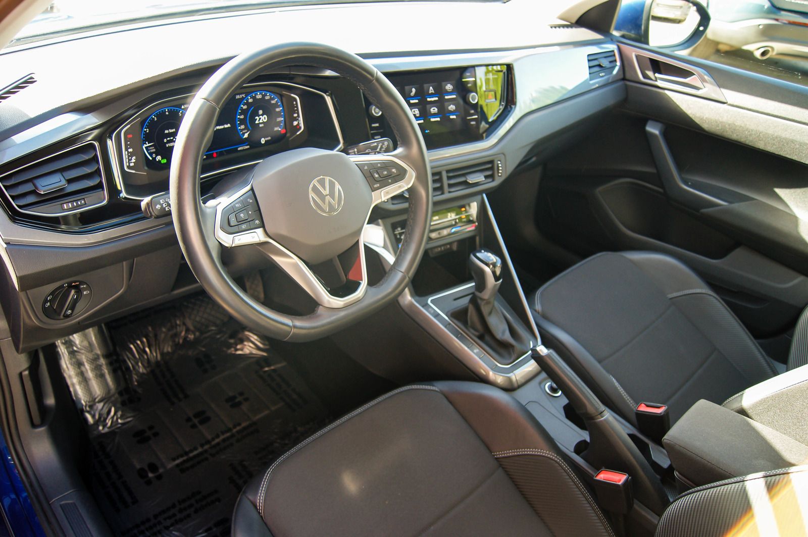 Fahrzeugabbildung Volkswagen Taigo 1.5 DSG Style IQ-LIGHT NAVIGATION VIRTUAL