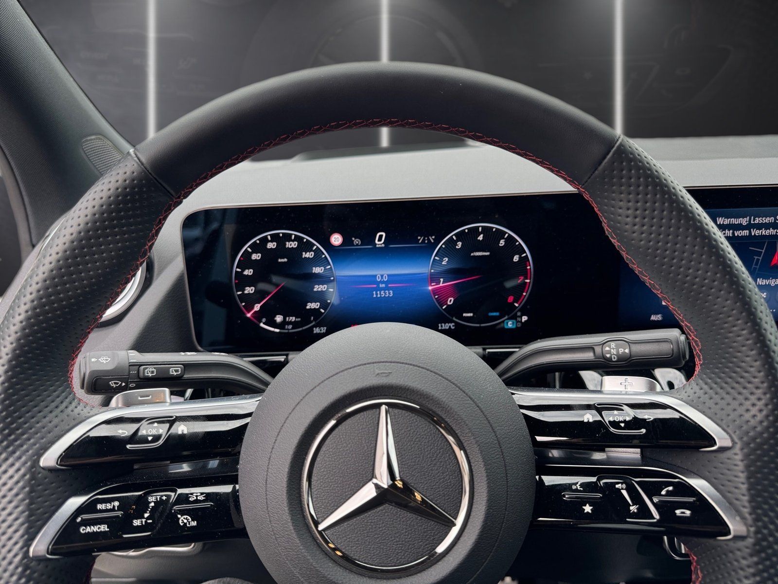 Fahrzeugabbildung Mercedes-Benz GLA 200 AMG Prem Plus*Pano*HUD*Multibeam*Totwink