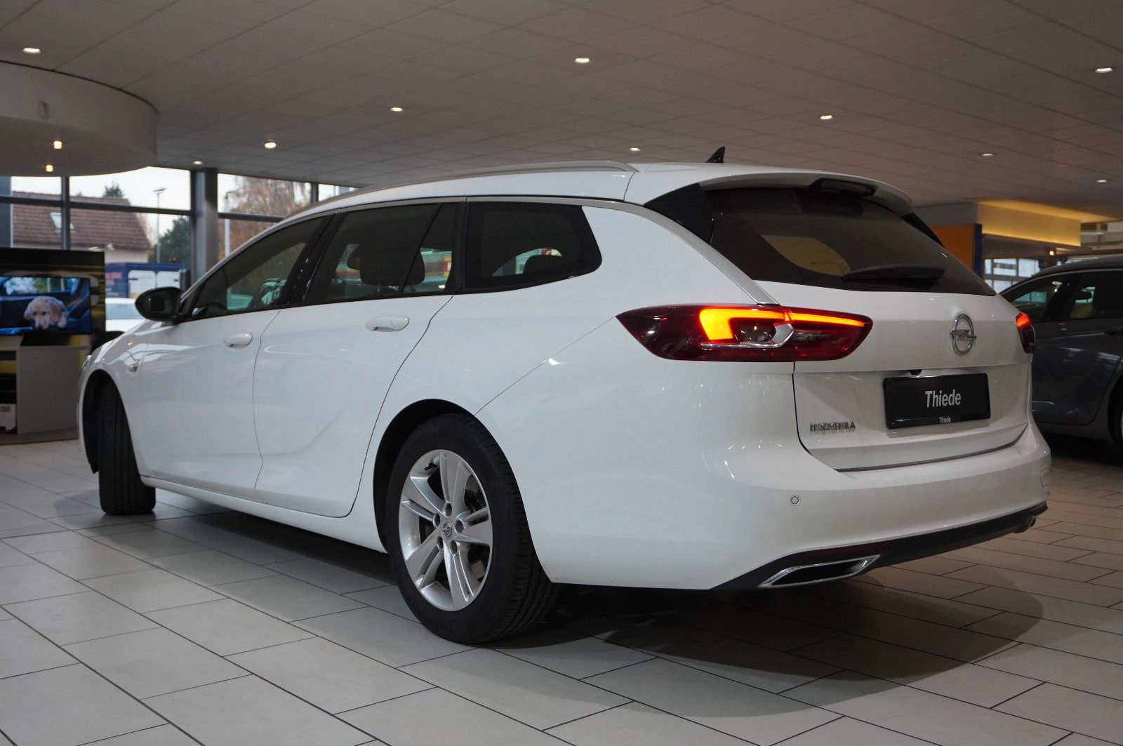 Fahrzeugabbildung Opel Insignia B ST 2.0T BUSINESS NAVI/LED/KAMERA/DAB+